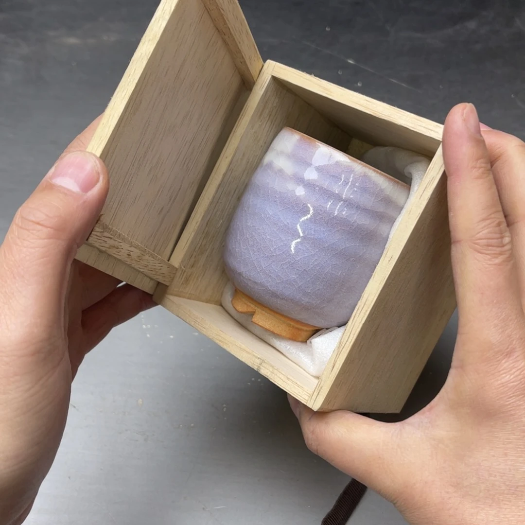 瓷片百****糖密密麻麻地铺满了