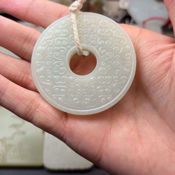 用***哥和田玉未镶嵌挂件