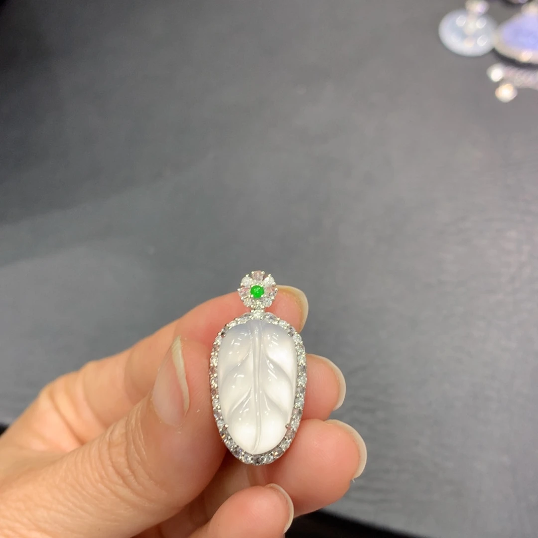 吊坠(不含链)18K金镶嵌翡翠