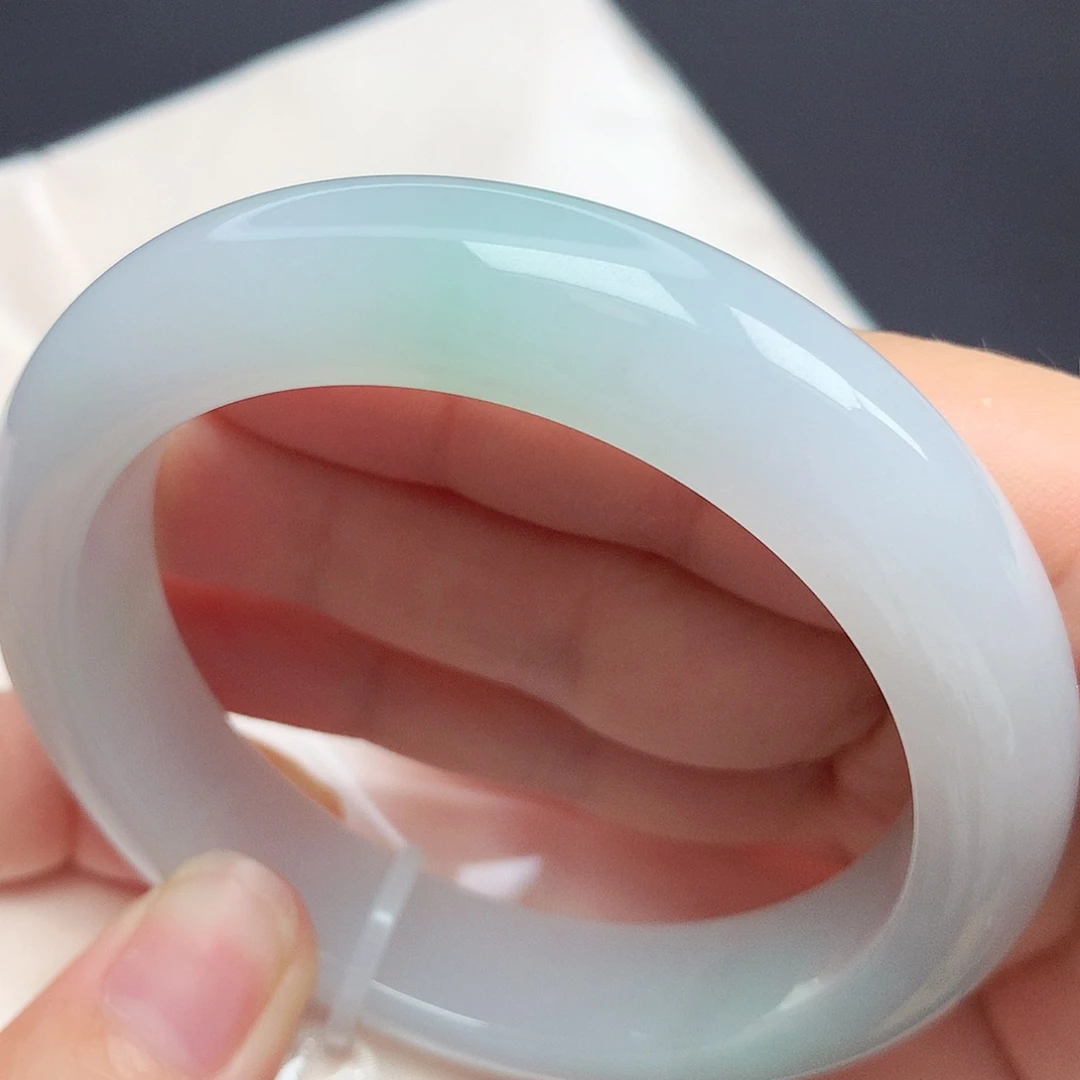 翡翠手镯未镶嵌56.7圈口