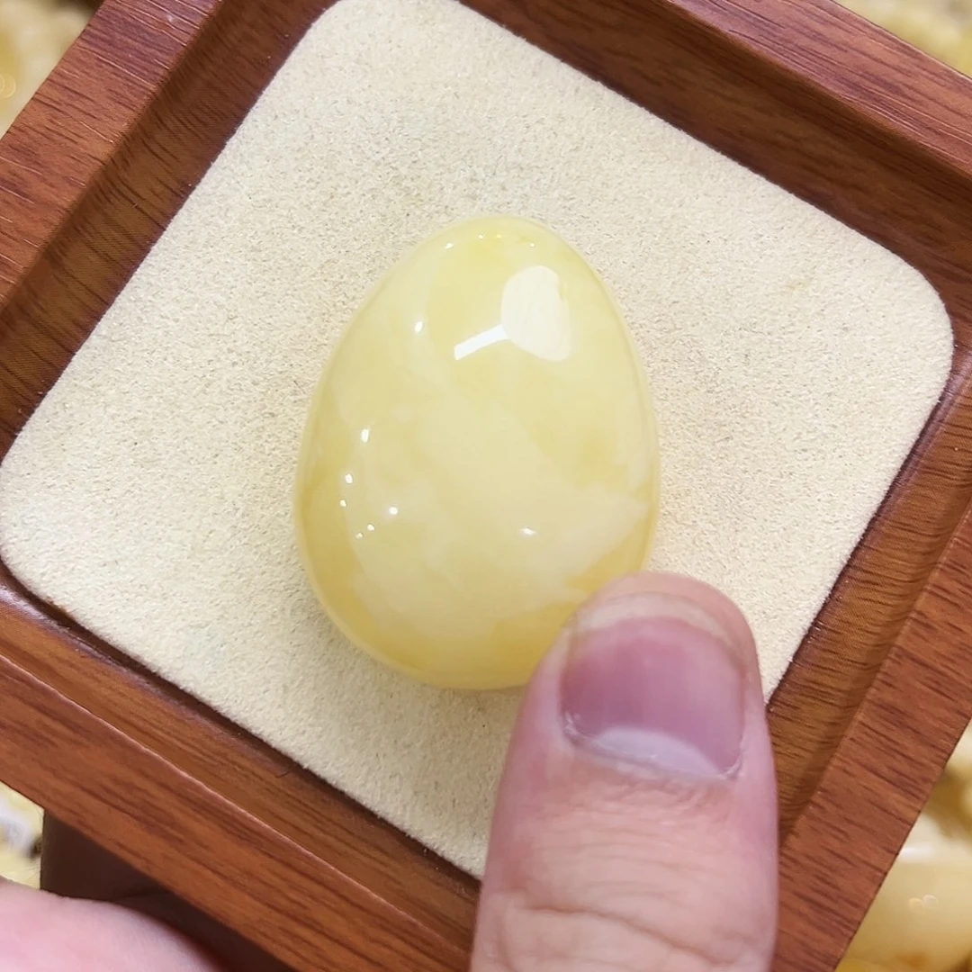 蜜蜡未镶嵌珠宝奇石