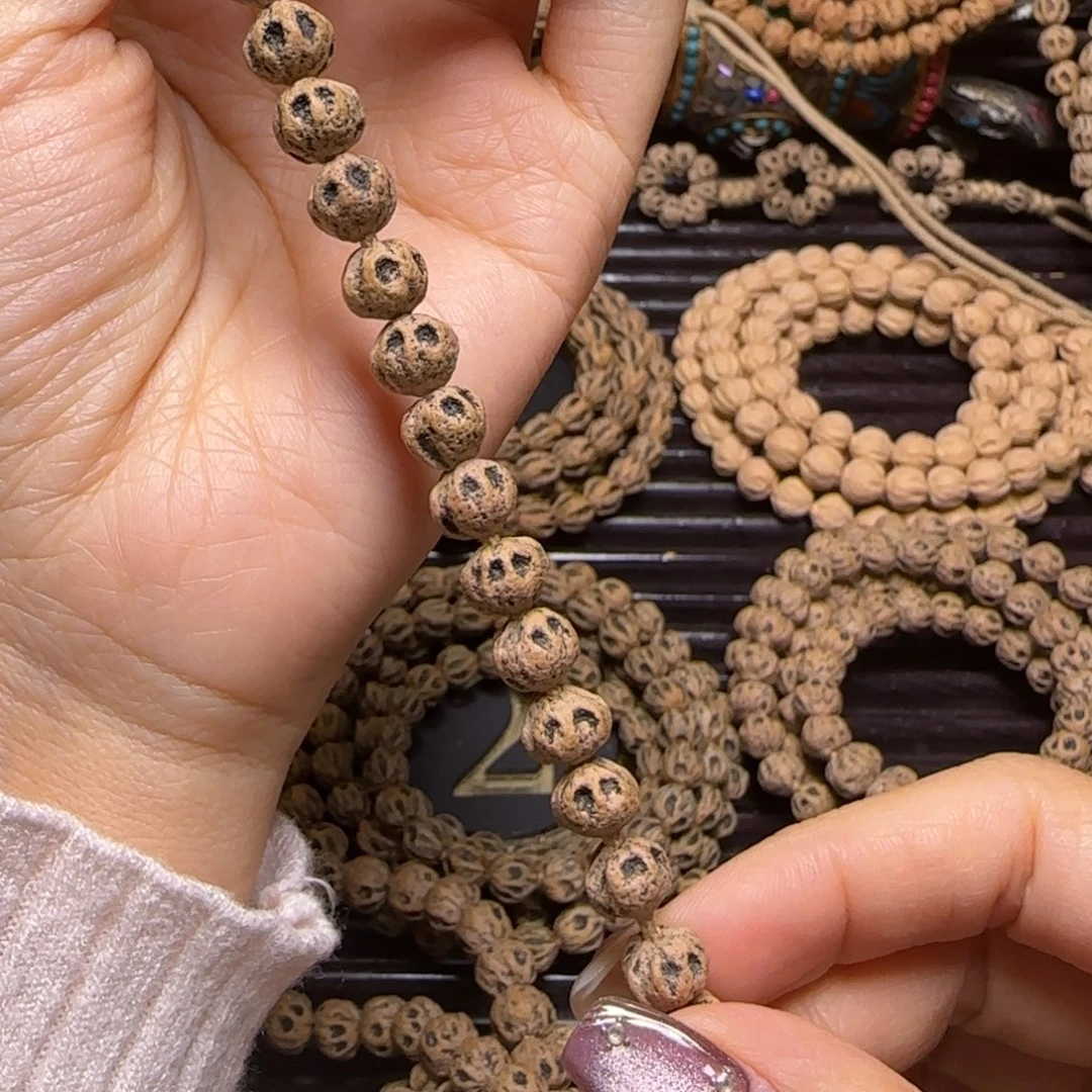 白***e柏香籽/百香籽吊坠