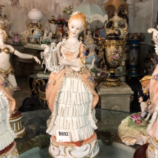 692号微瑕高38厘米左右纯手绘