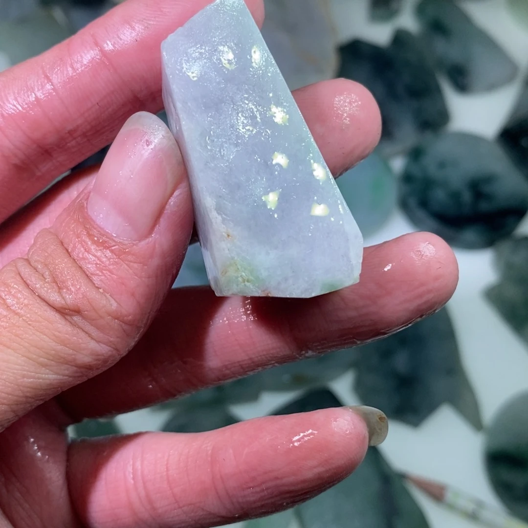 翡翠颈饰未镶嵌翡翠