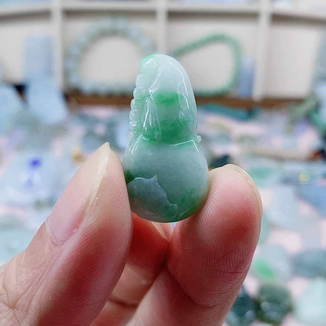 吊坠(不含链)未镶嵌翡翠天然