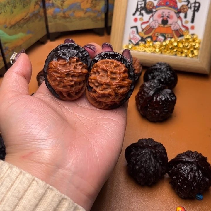 顺***哥核桃地闷文玩手把件地图