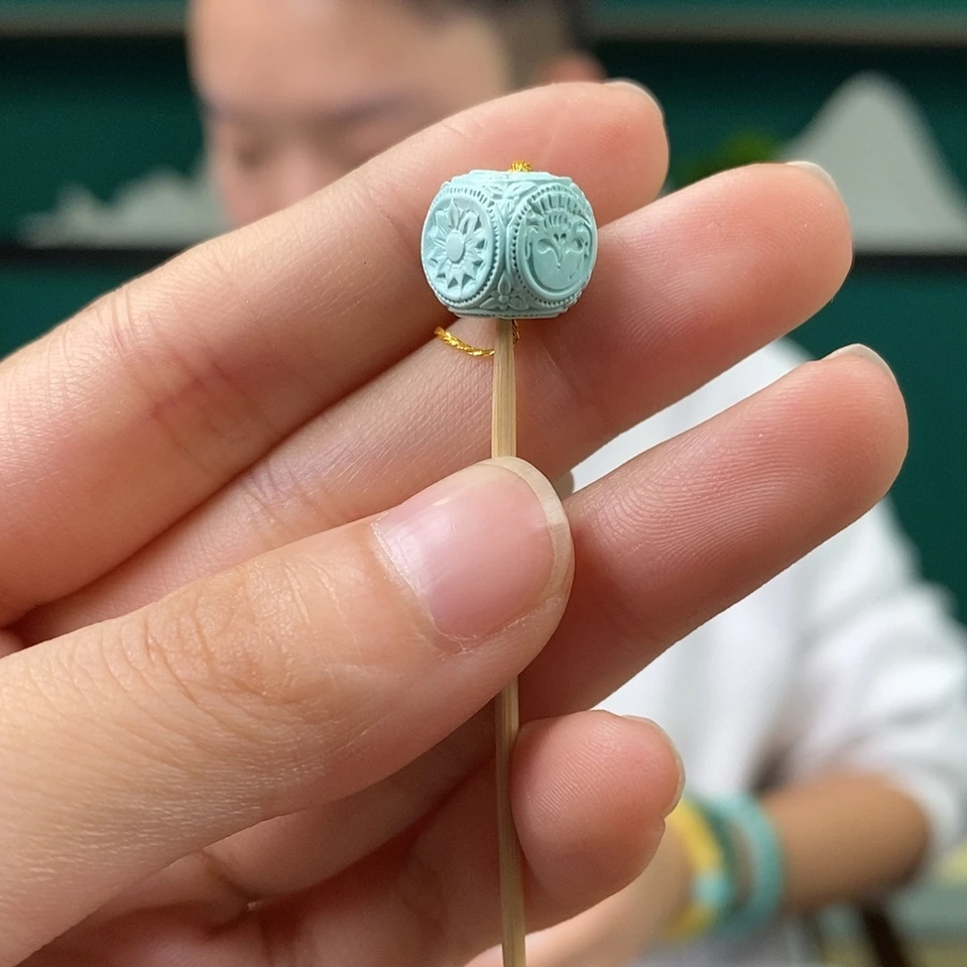 绿松石未镶嵌挂件