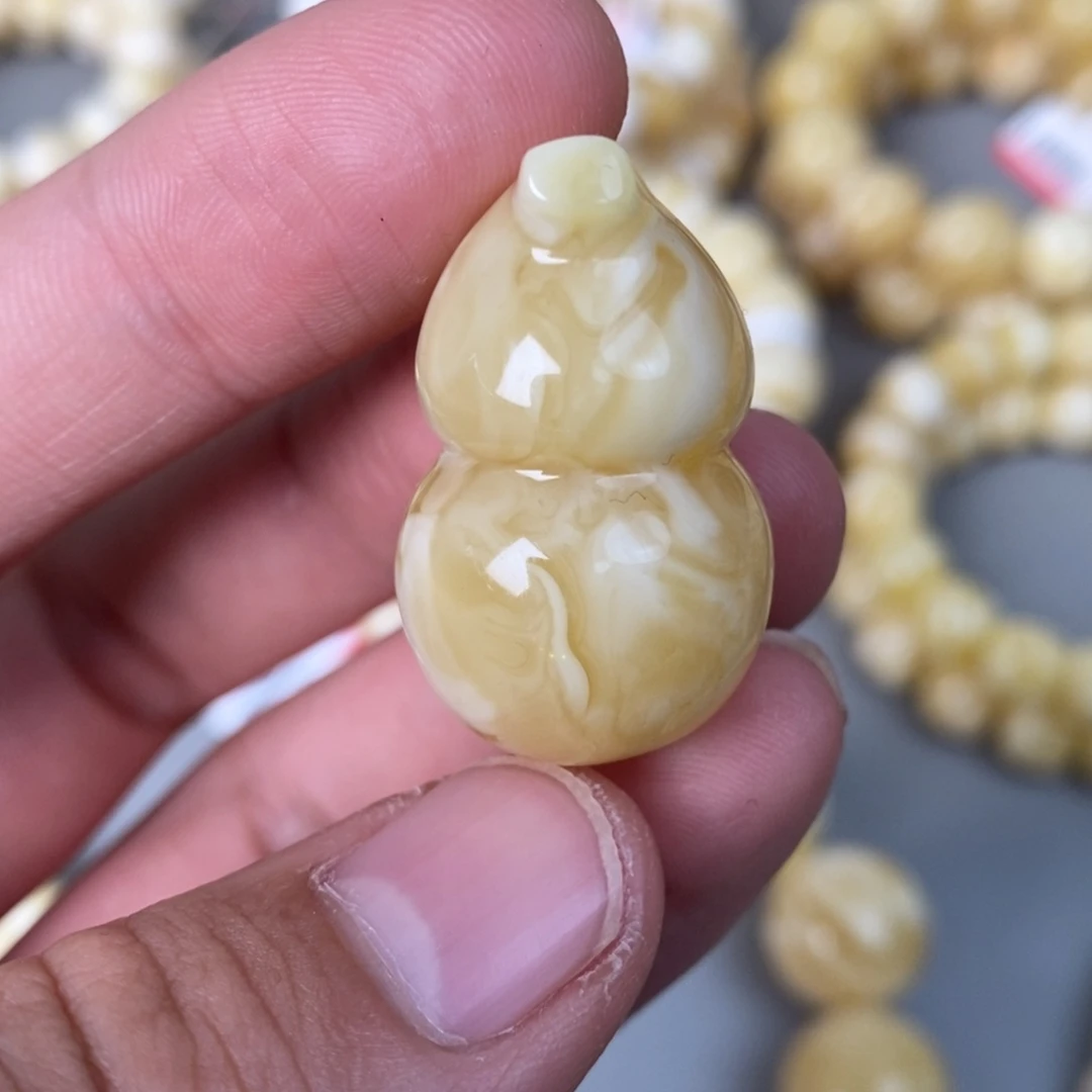 未镶嵌琥珀珠宝奇石