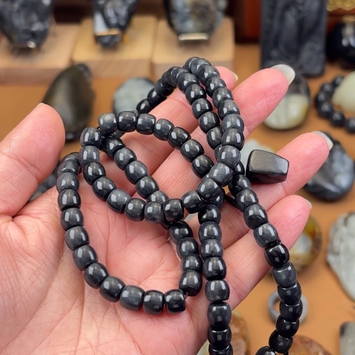 大***象和田玉未镶嵌颈饰