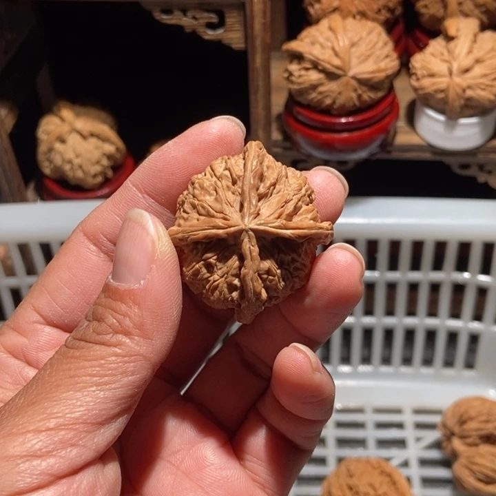 施***️核桃四棱尺寸39微黄