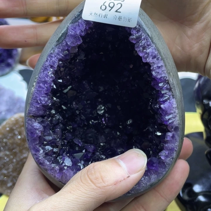 未镶嵌紫晶大型摆件（非配饰）米***界