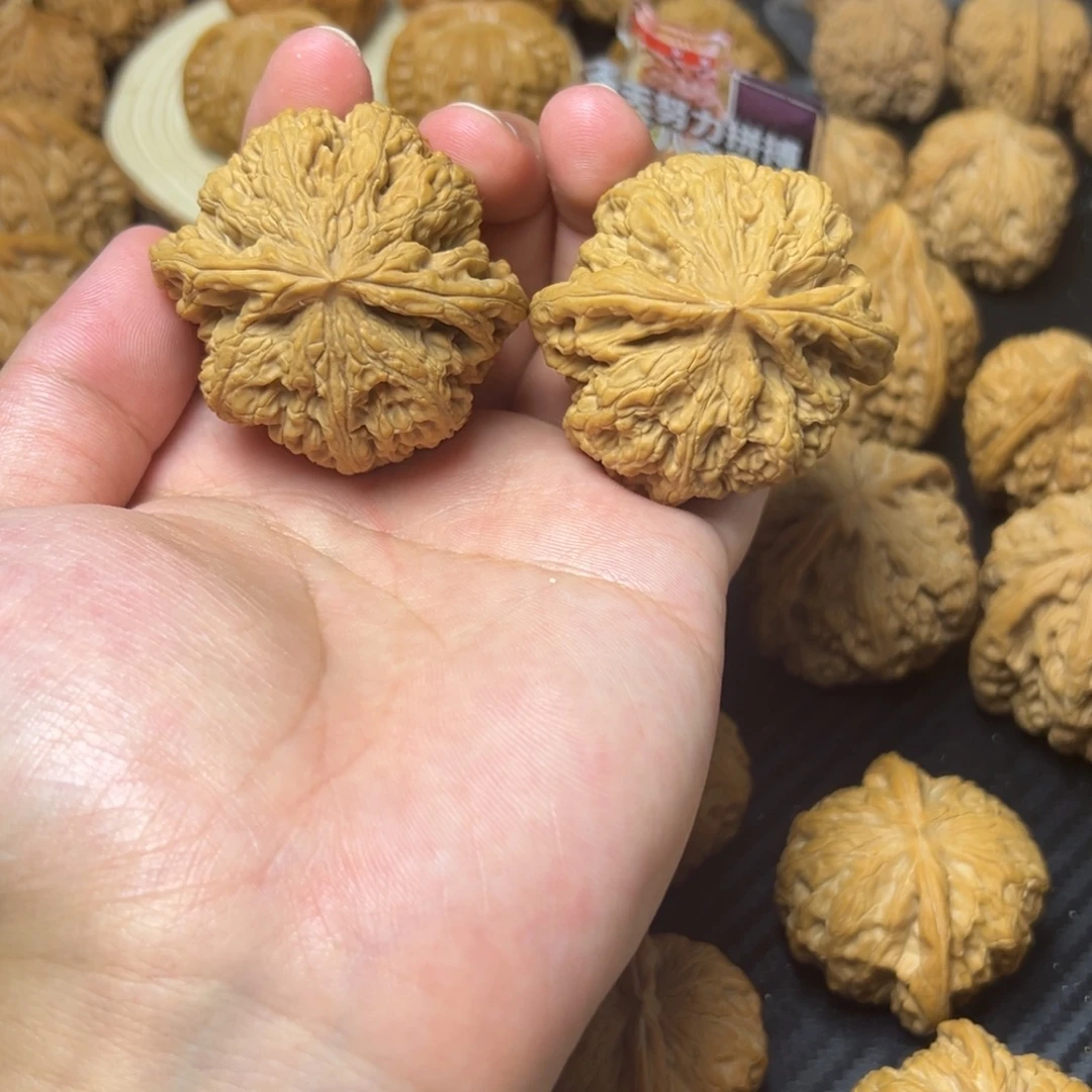 文玩核桃吊坠50大粗筋有反油