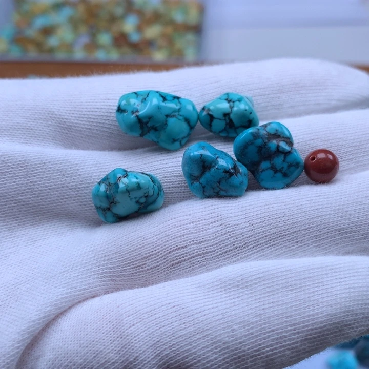 叶***琴南红玛瑙未镶嵌珠宝奇石