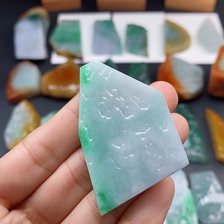 是***胖定制翡翠未镶嵌翡翠