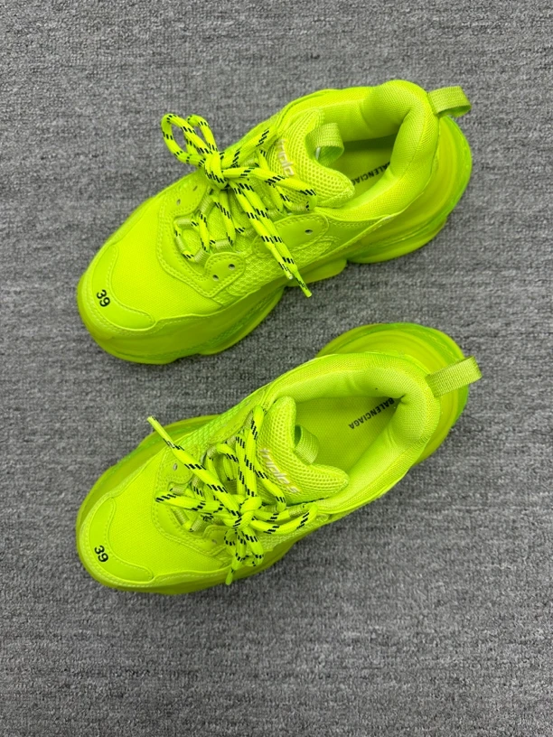 99新 Balenciaga/巴黎世家 39 巴黎世家triples 老爹鞋气垫绿95新