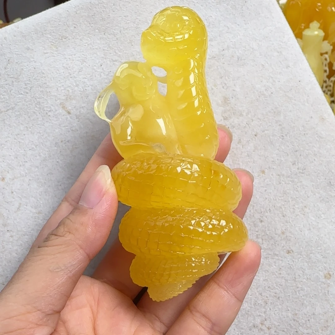 蜜蜡未镶嵌珠宝奇石
