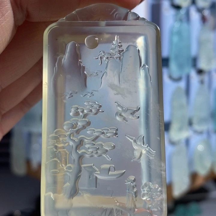 岫玉未镶嵌颈饰吊坠