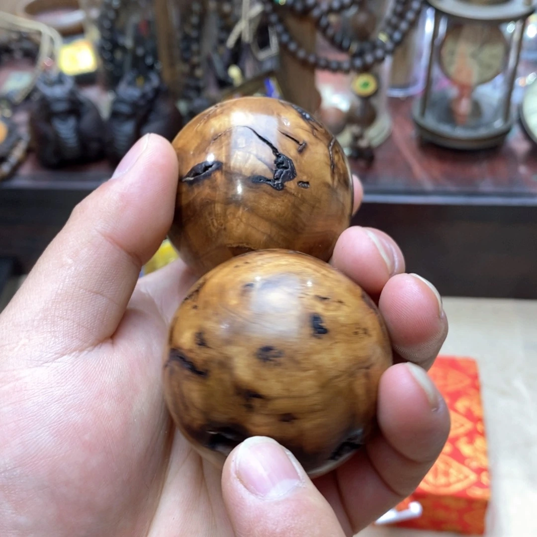 大叶紫檀（黑酸枝木类）