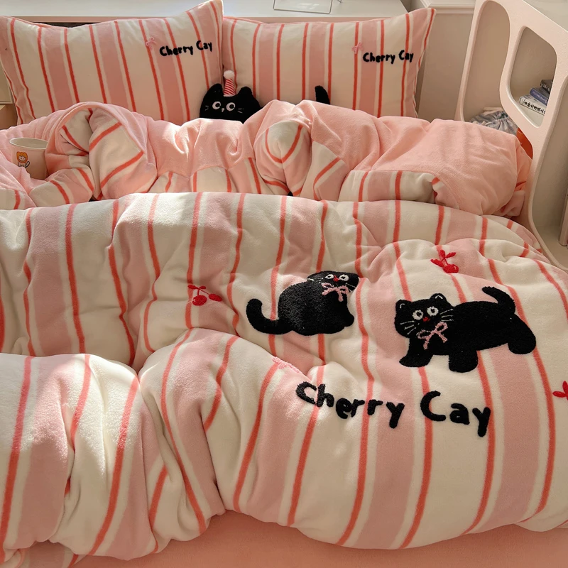 【樱桃小猫咪】秋冬保暖牛奶绒毛巾绣全消光加厚双面加绒四件套