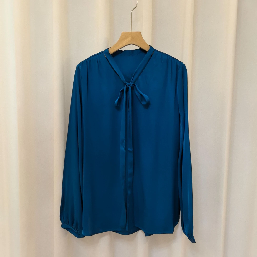 新款桑蚕丝纯色飘带衬衫  C5040