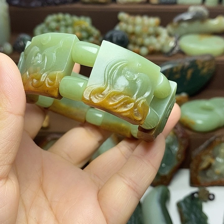大***散颈饰未镶嵌岫岩河磨玉（透闪石质玉）