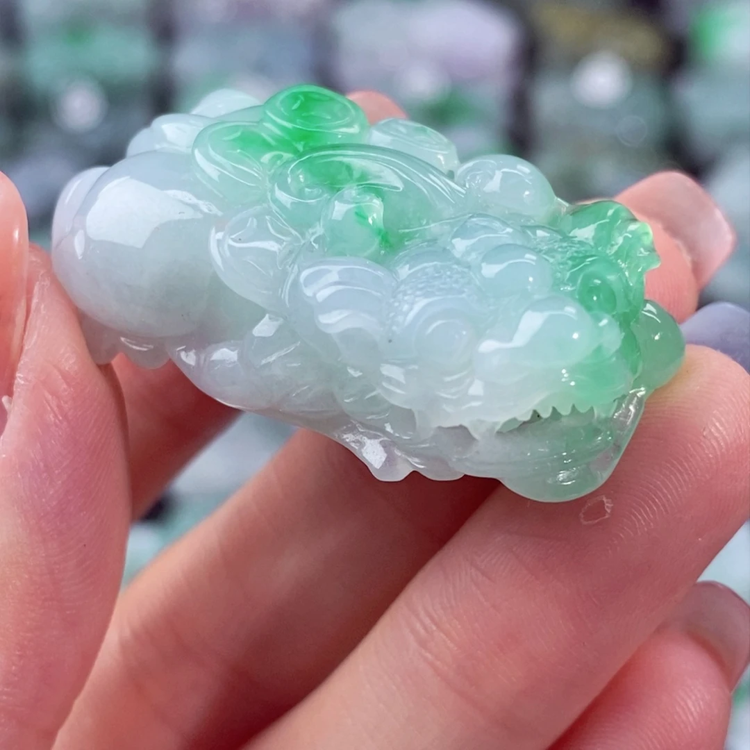 颈饰未镶嵌翡翠天然