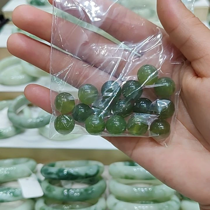 未镶嵌蛇纹石玉手链一****8