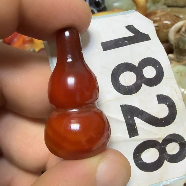 苦***。玛瑙/玉髓未镶嵌颈饰