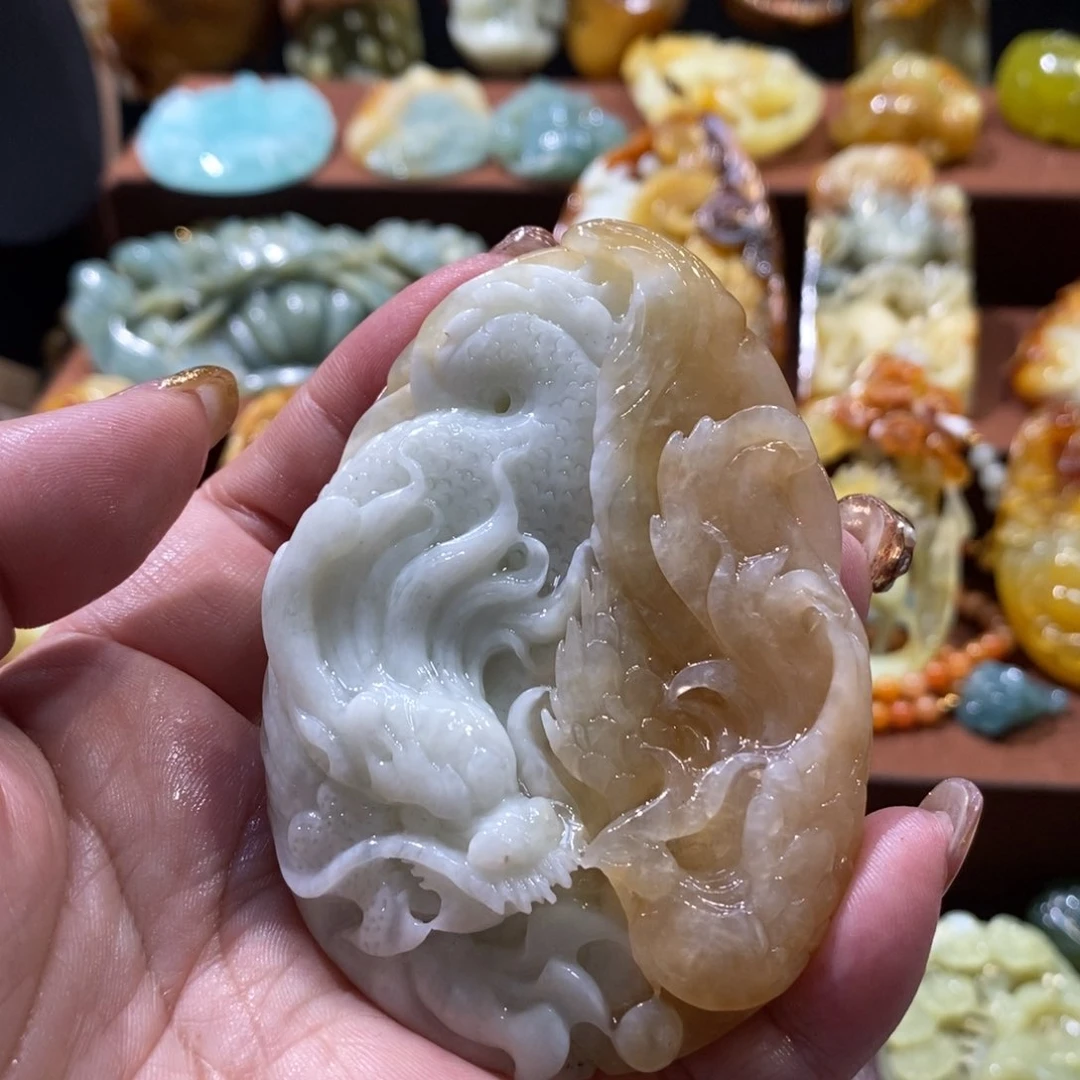 蛇纹石玉颈饰未镶嵌