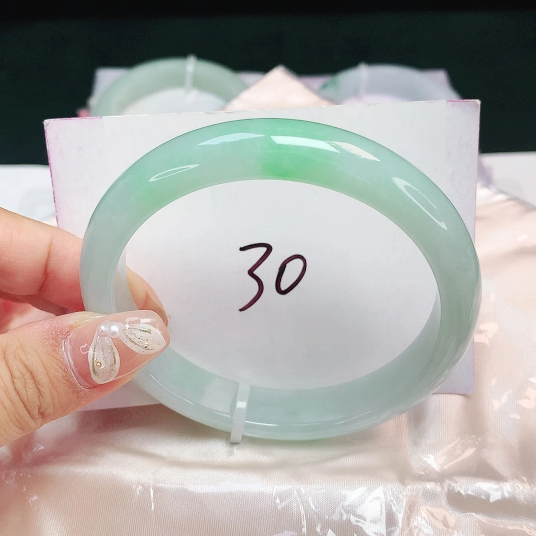 翡翠未镶嵌手镯正圈62