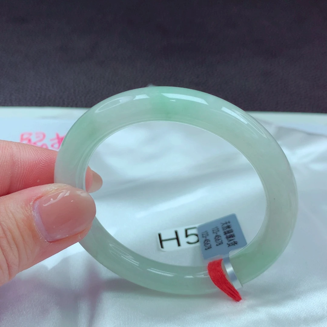 翡翠手镯未镶嵌手镯88