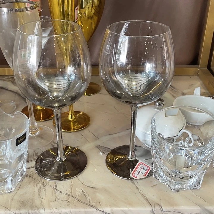 太*义陶瓷花瓶，部分微瑕