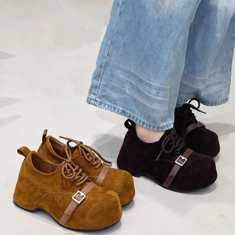 软皮丑萌卡皮巴拉勃肯鞋女2025秋新款小个子5cm增高皮带扣松糕鞋
