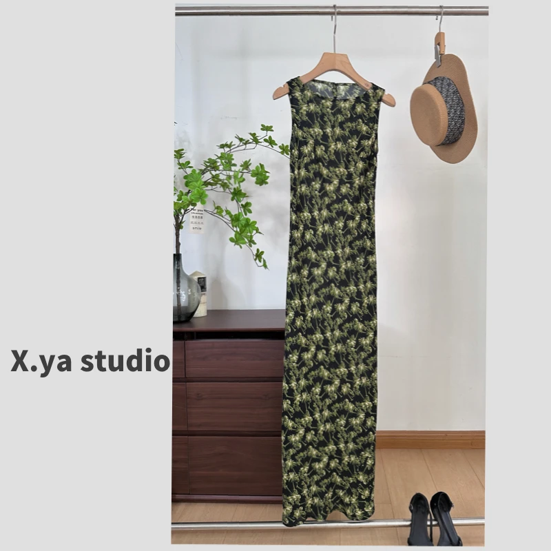 南油小雅 气质复古法式黑绿碎花圆领无袖背心款连衣裙设计感显白