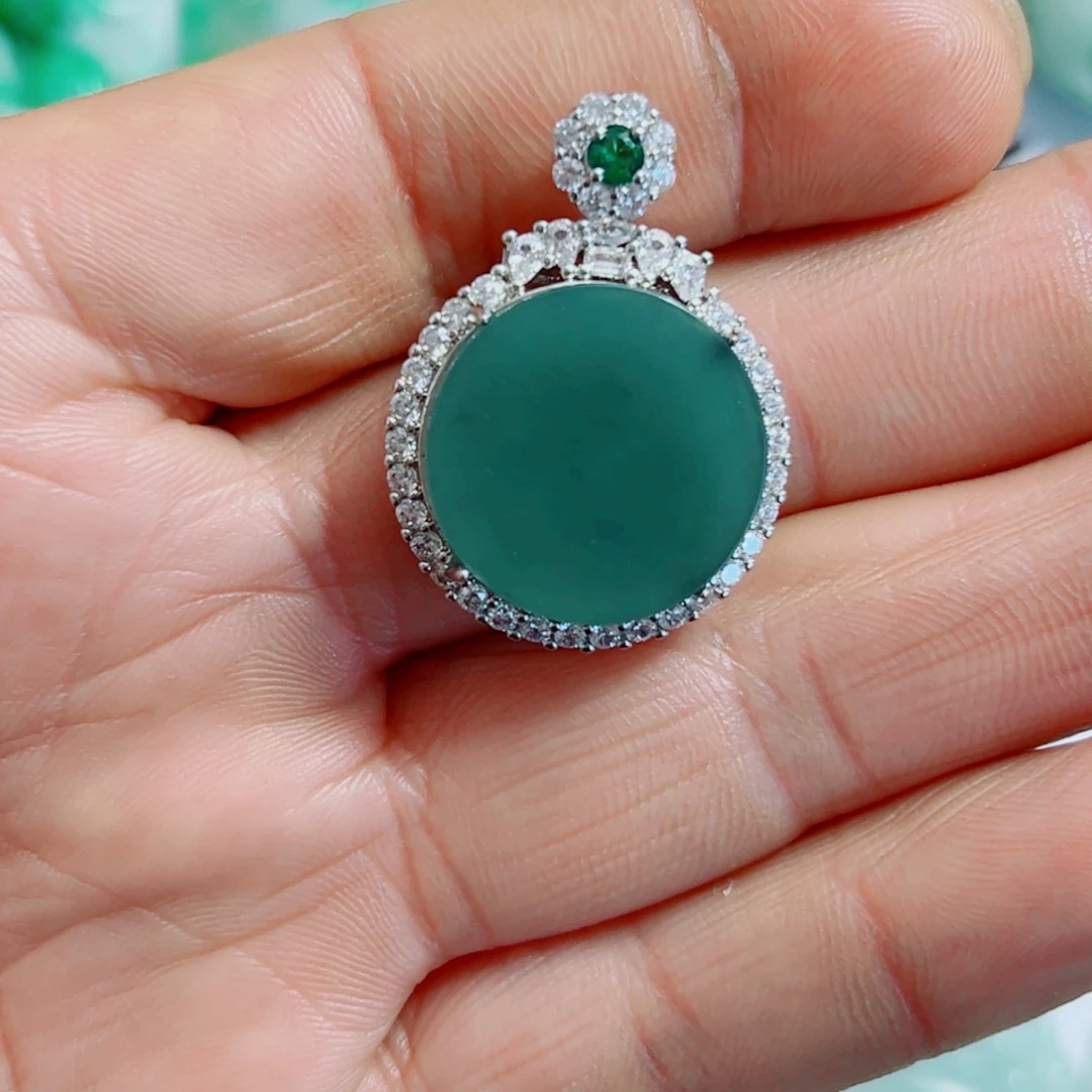 翡翠合金颈饰无事牌