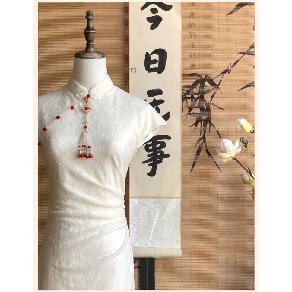 【温言】新中式白色改良旗袍日常气质修身蝴蝶提花国风连衣裙长裙