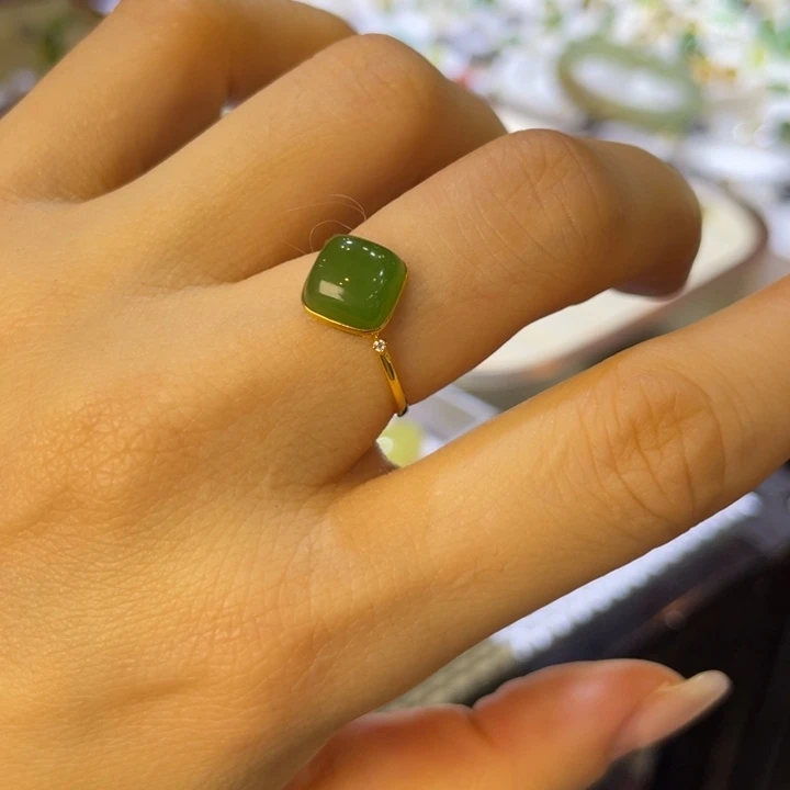 和田玉18K金镶嵌戒指