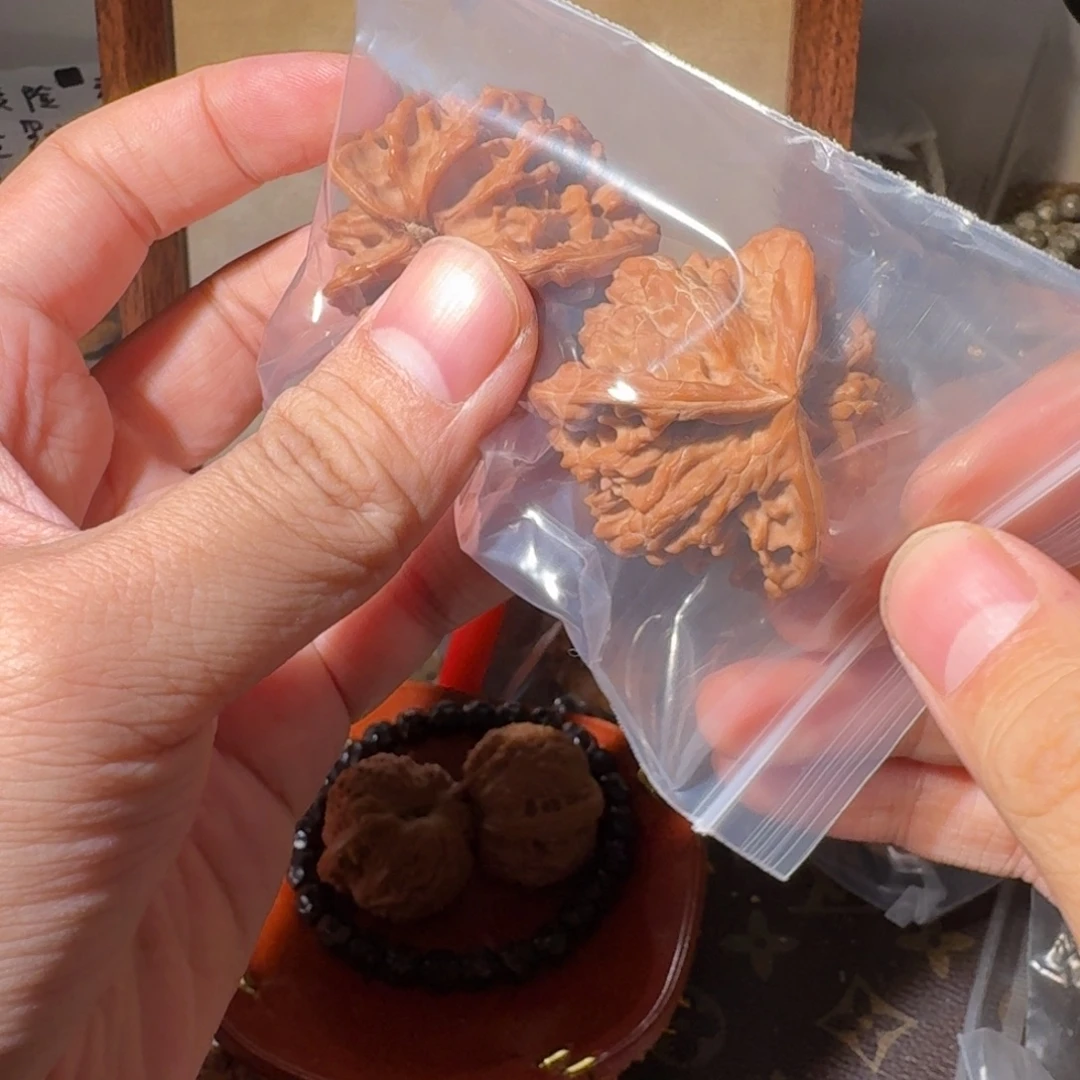 g***_文玩核桃吊坠寻川