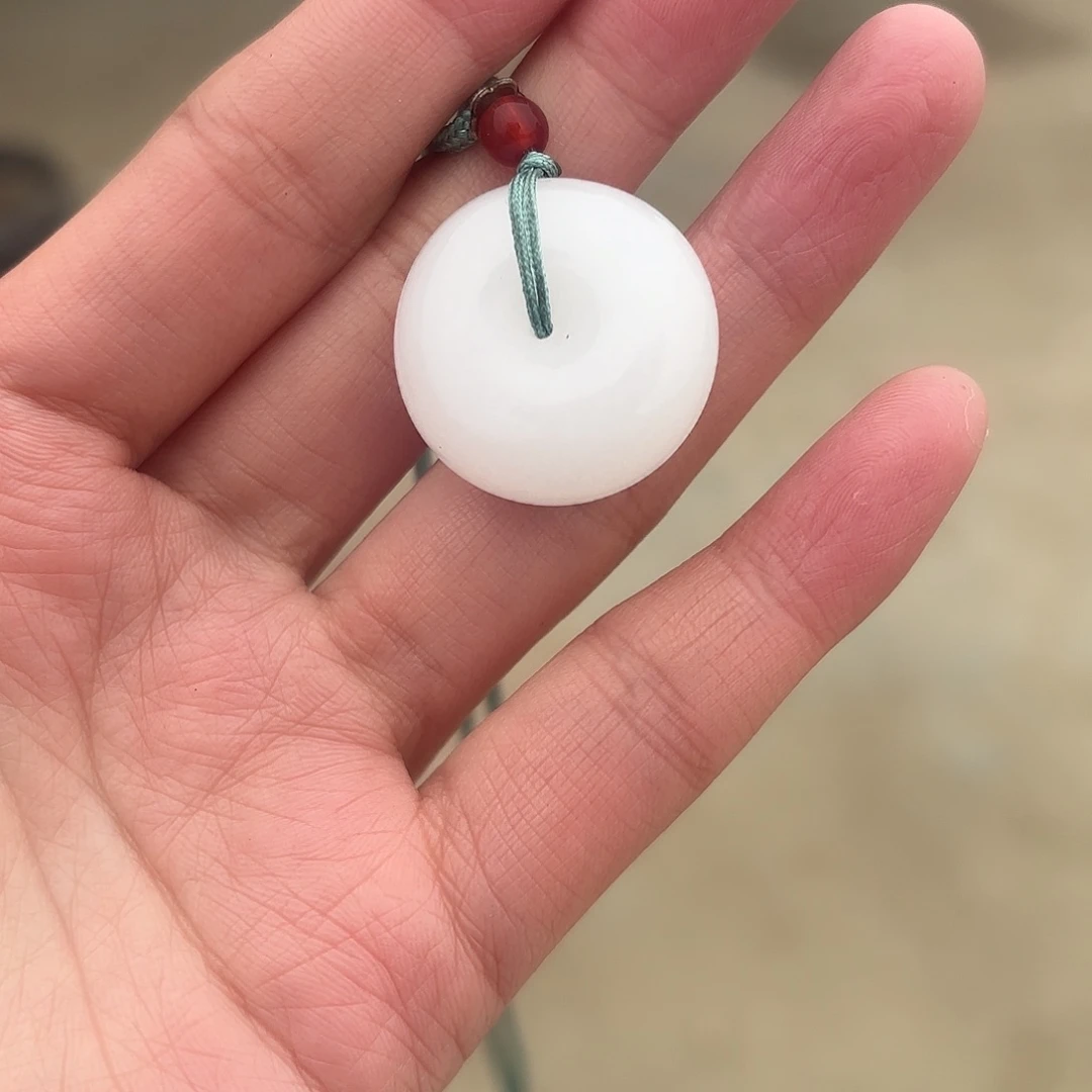 石英质玉（金丝玉）合金颈饰