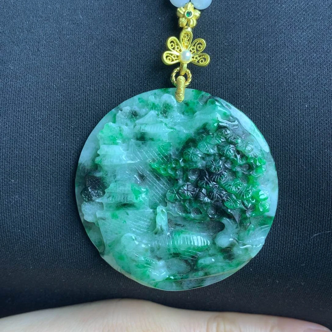 翡翠颈饰未镶嵌翡翠