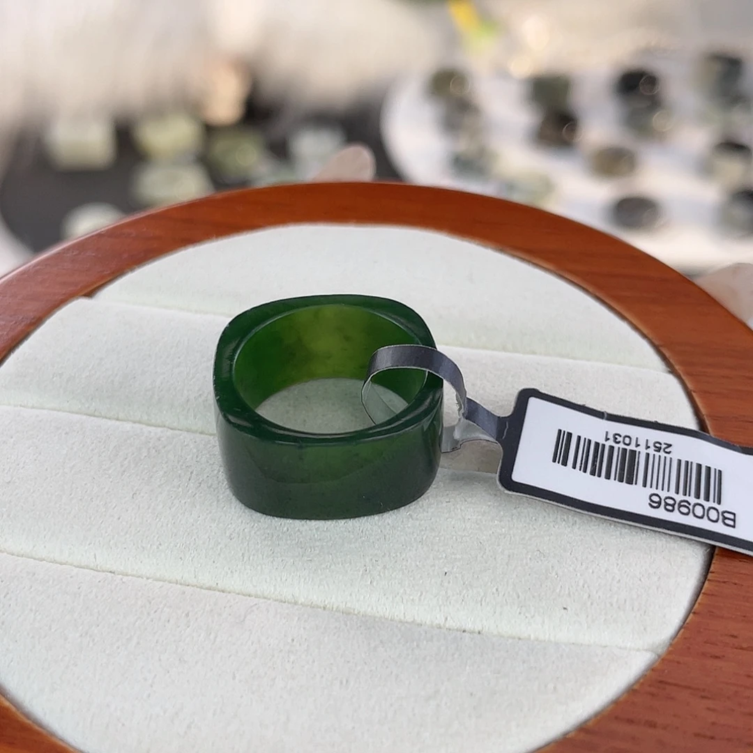 和田玉未镶嵌戒指k62 俄红皮方圆17.2mm