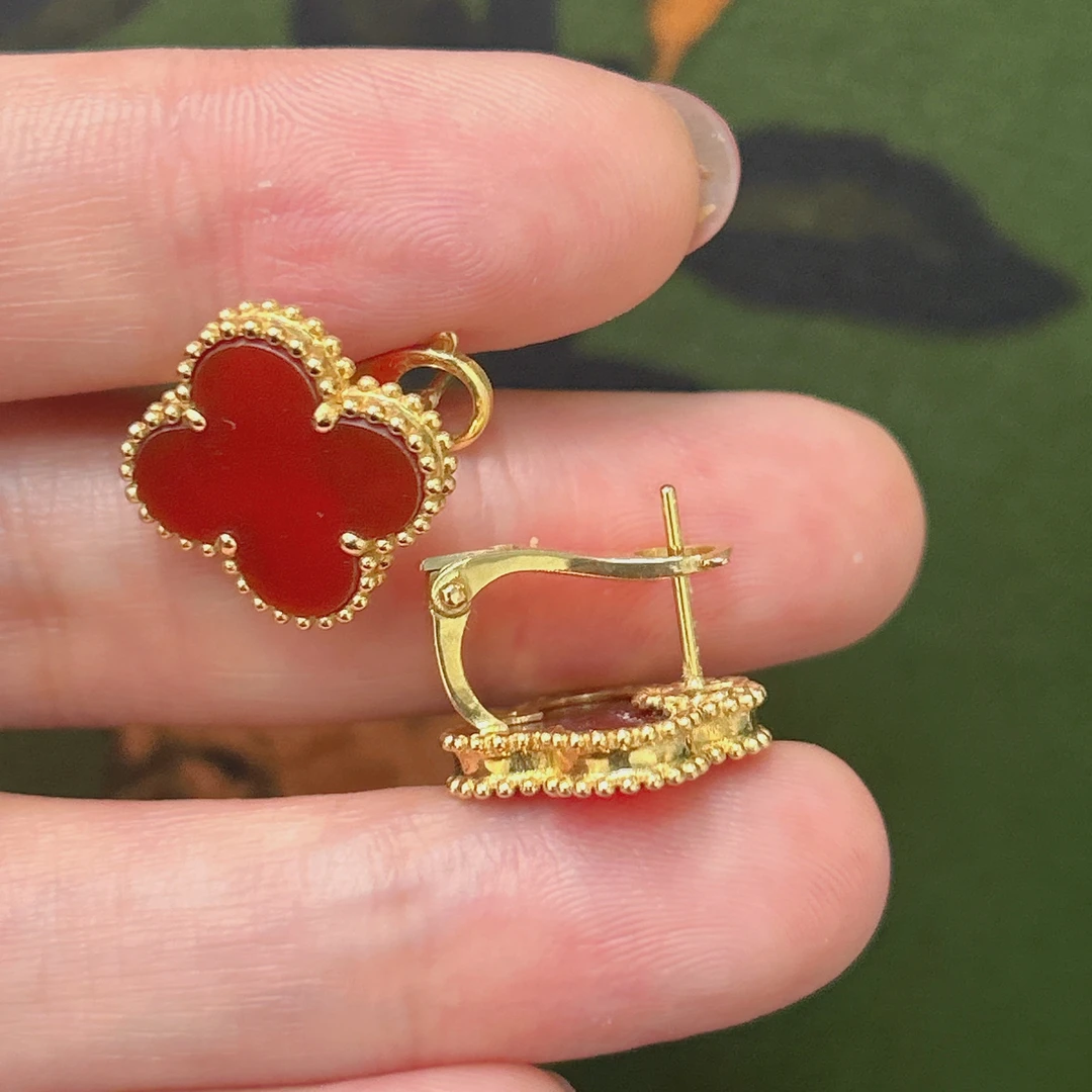 18k金红玛瑙耳拍