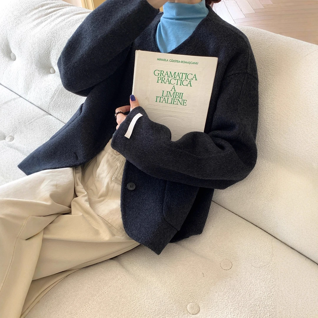 VONSRMAN复古圆领毛呢外套女冬季2025年新款时尚气质保暖短款上衣