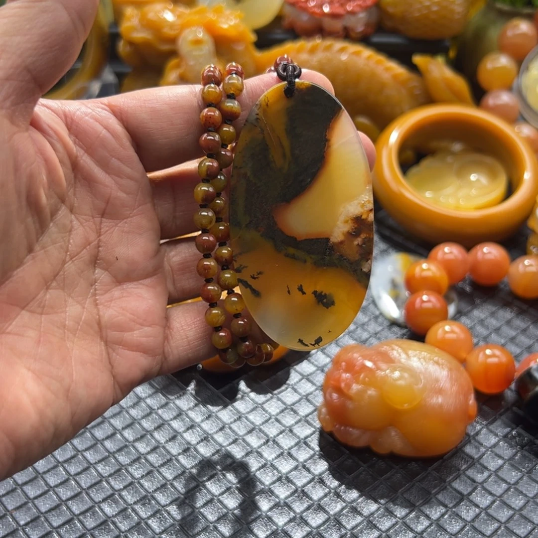 石英质玉未镶嵌颈饰