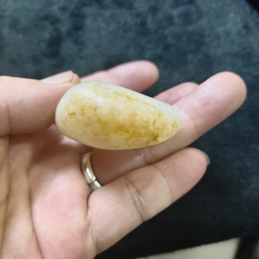 128.2克，新疆和田羊脂白玉原石