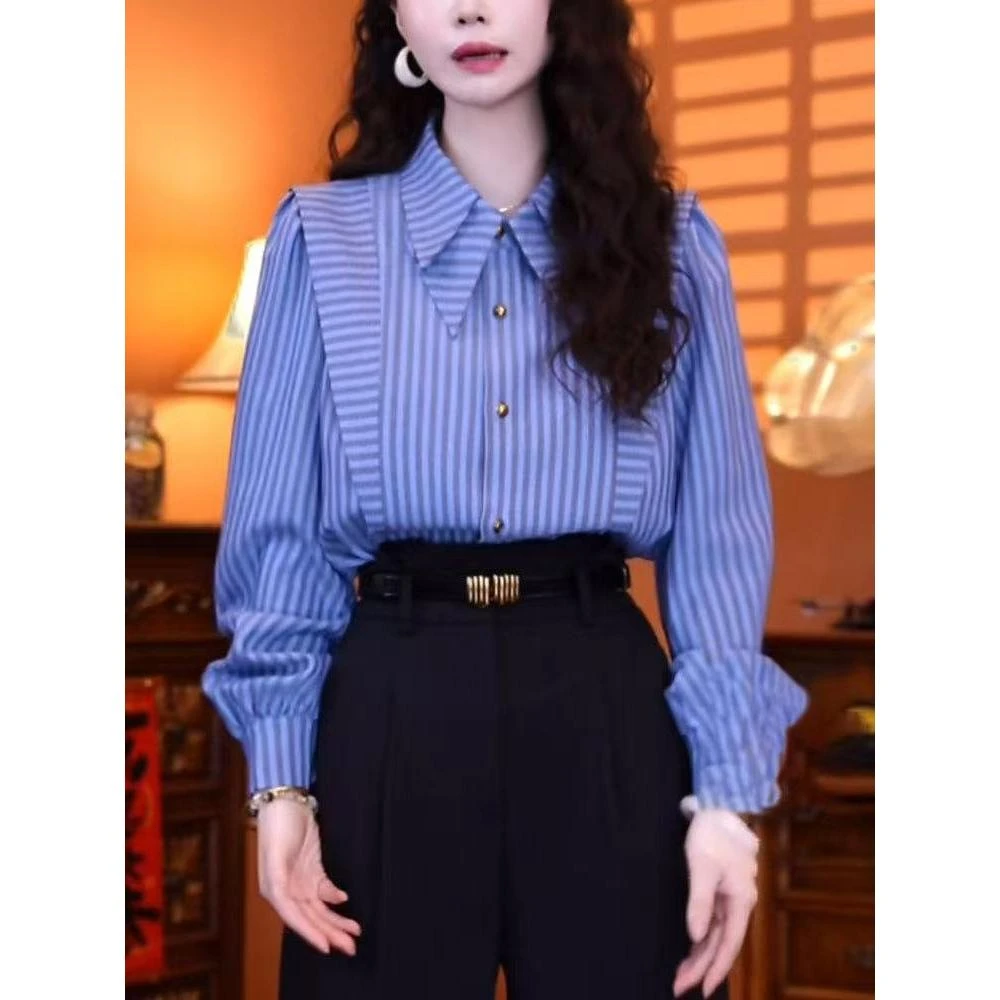 女士蓝色衬衫春秋季2025新款洋气减龄职业设计感复古时尚打底上衣