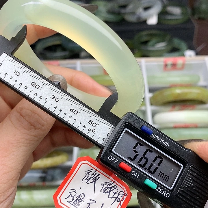 蛇纹石玉手镯未镶嵌869