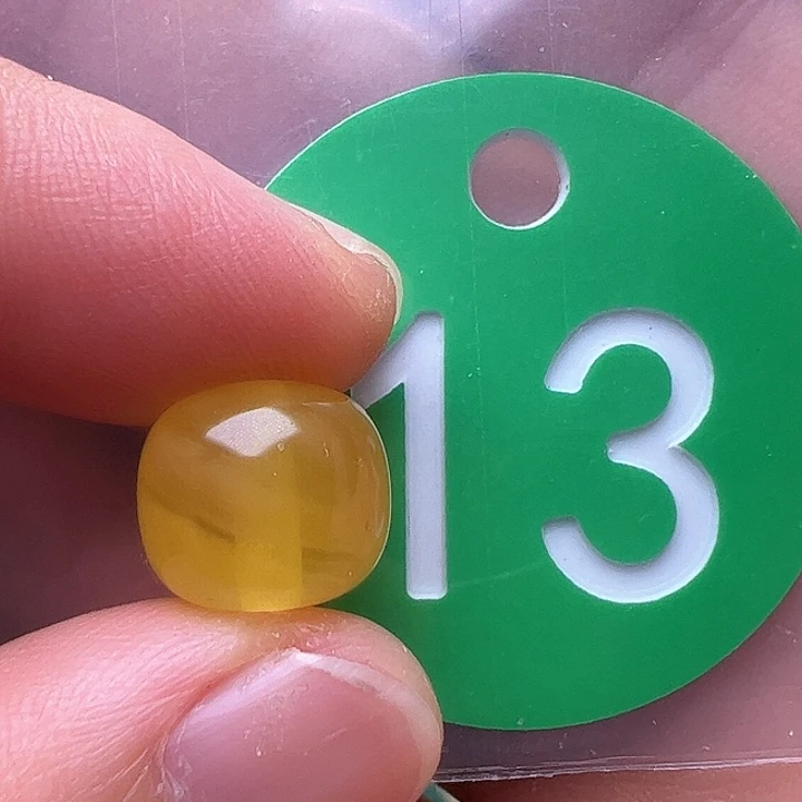 蜜蜡裸石未镶嵌陈*乐11.+m m