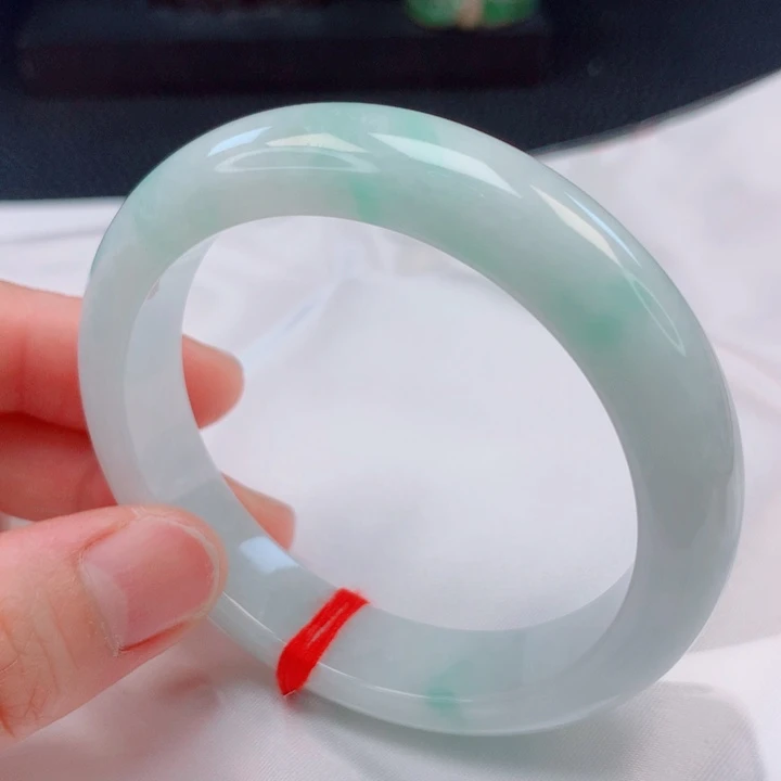 翡翠手镯未镶嵌55。56