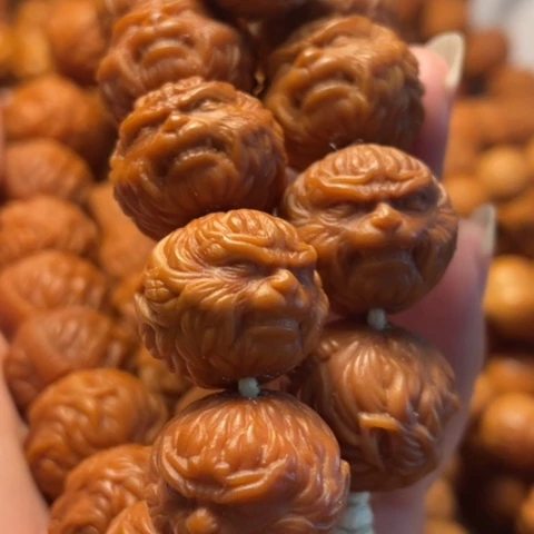 手串猴头核桃哎**去舞台